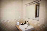 Habitación matrimonial casa rural con vistas